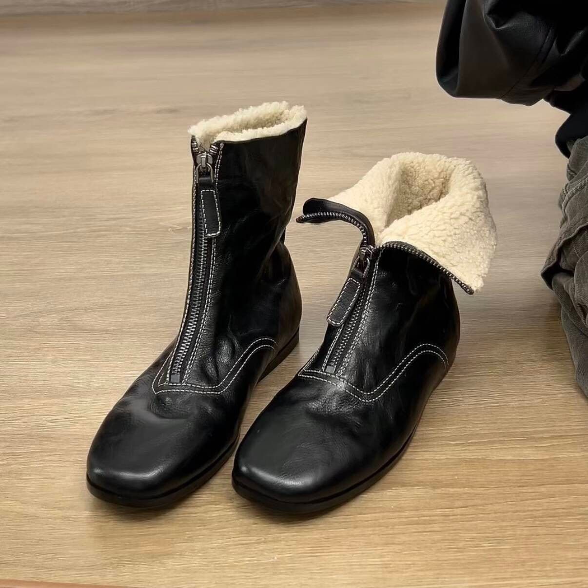 Damen gefütterte Winterstiefel mit modischem Reißverschluss und kuscheligem Kragen R&B