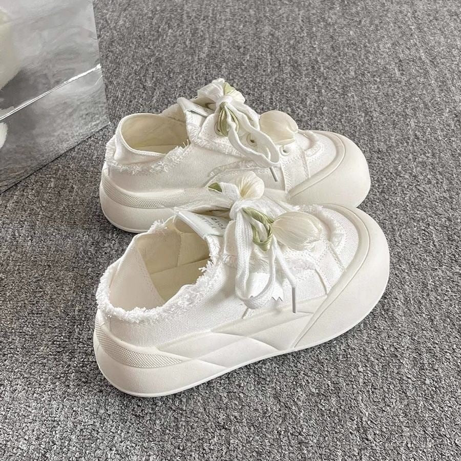 Damen Sneaker mit floralem Schnürsenkel und trendigem Design R&B