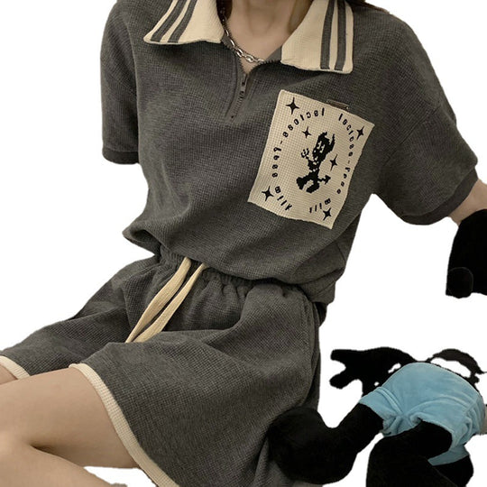 Damen Kurzarm Poloshirt mit modernem Kragen und stylishem Grafikdetail R&B