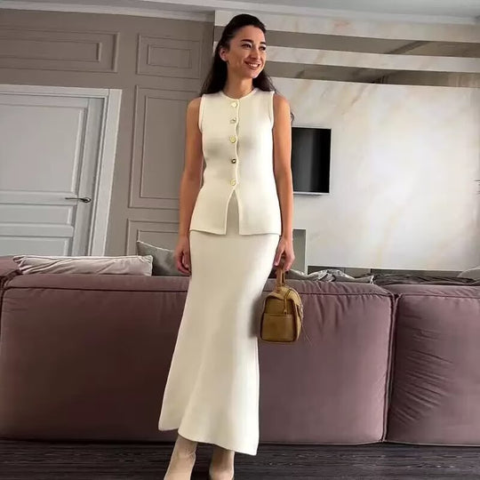 Damen Set aus ärmellosem Oberteil mit Knopfdetails und schwingendem Rock R&B
