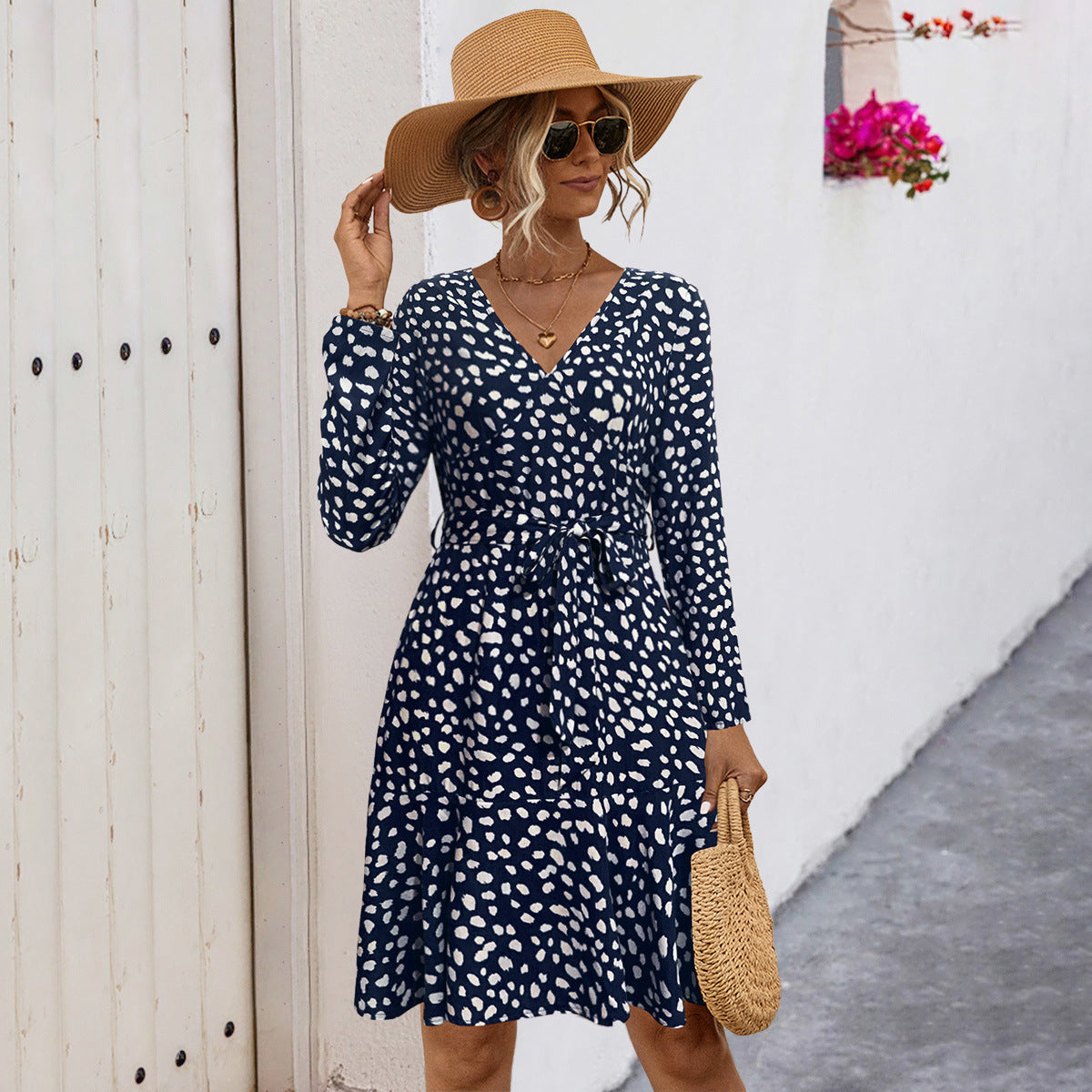 Damen V-Ausschnitt Freizeitkleid mit Taillengürtel und Rüschensaum R&B