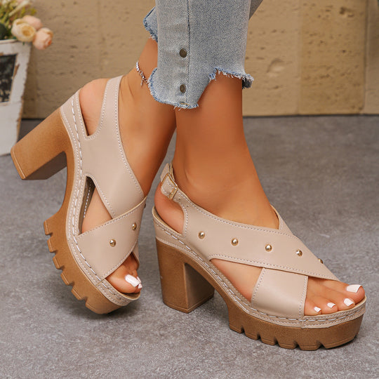 Damen Plateau-Sandalen mit modischem Riemendesign und Schmuckdetails R&B