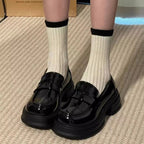 Damen modische Loafers aus glänzendem Material mit breitem Sohlenprofil R&B