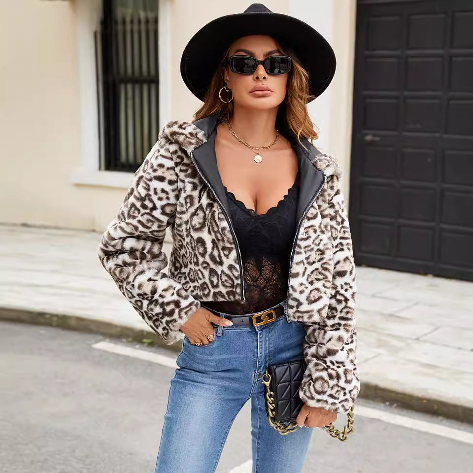 Damen Kunstfelljacke mit kontrastierenden Details und modischem Schnitt R&B