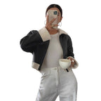Damen Kunstlederjacke im modernen Biker-Stil mit Fellkragen und kurzen Ärmeln R&B
