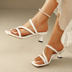 Damen Absatzsandalen mit elegantem Wickelriemendesign und stabiler Blockabsatzkonstruktion R&B
