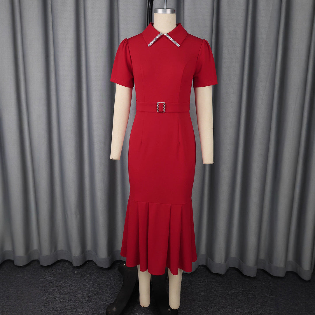 Damen Elegantes Kleid mit schwingendem Saum und glamourösen Akzenten R&B