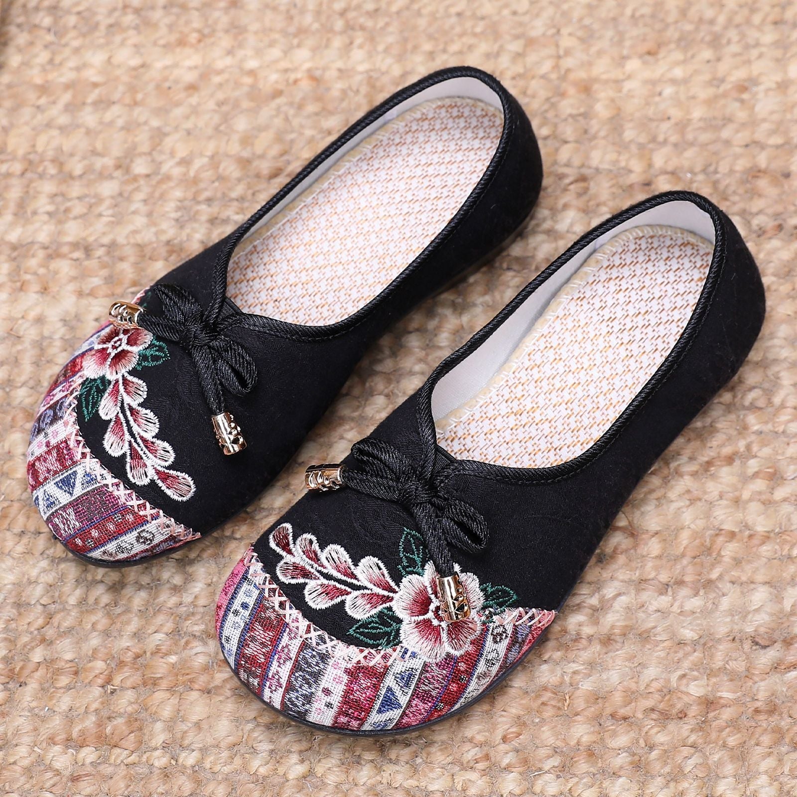 Damen Elegante und kunsthandwerkliche Ballerinas mit floralem Stickdesign