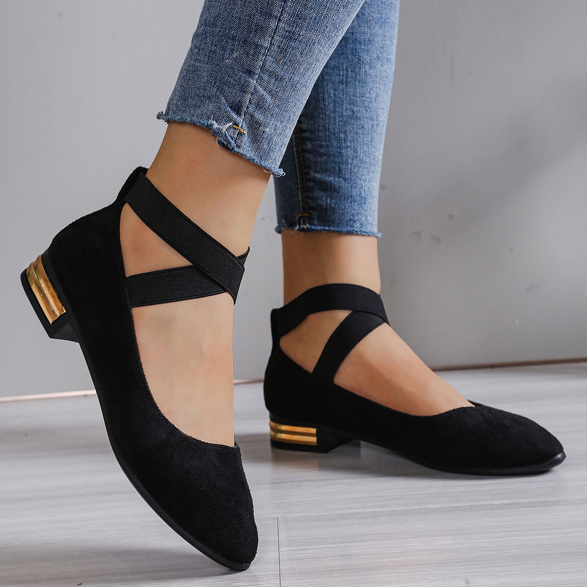 Damen Elegante Ballerinas mit modischem elastischen Riemen und goldfarbenem Detail R&B