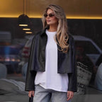 Damen Modische cropped Kunstlederjacke mit stilvollen Details R&B
