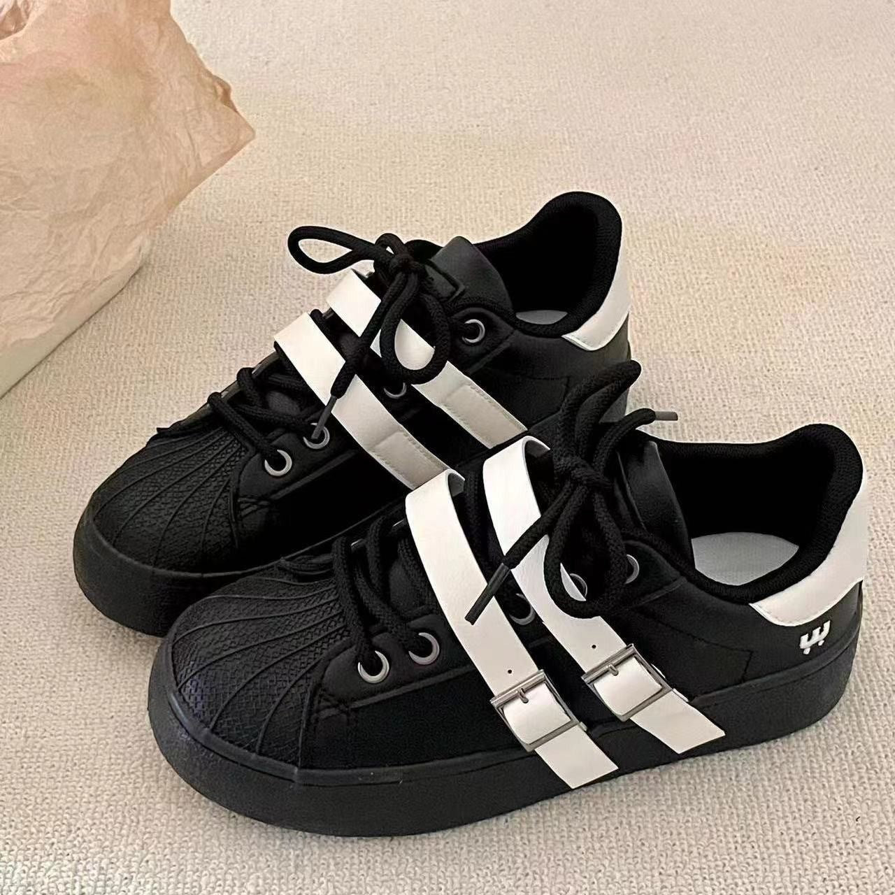 Damen Sportliche Sneakers mit innovativem Schnürsystem