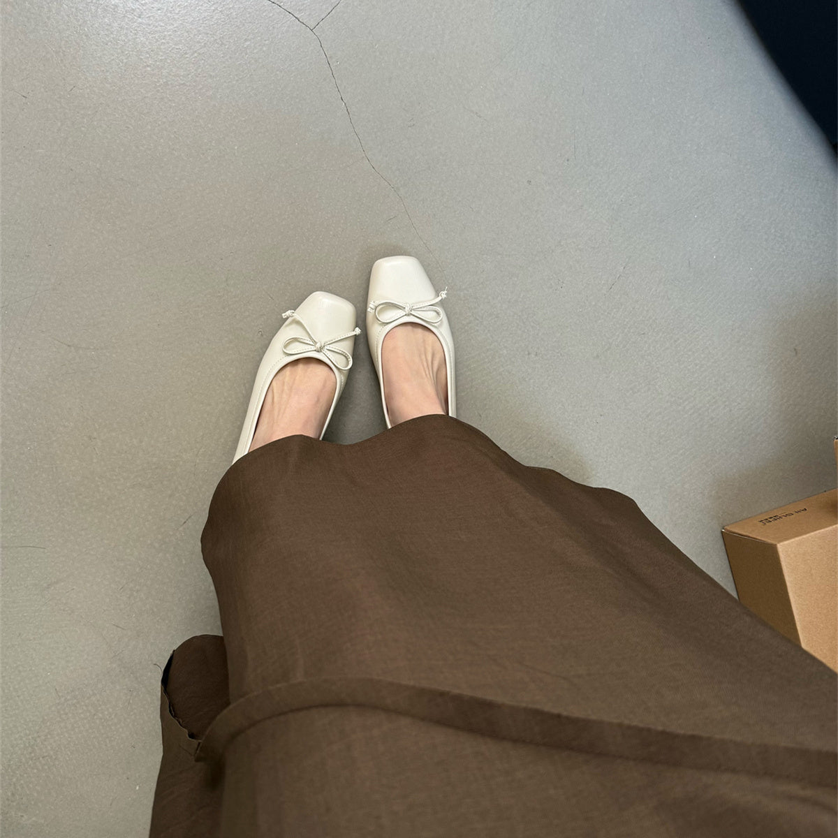 Damen klassisch geschnittene Ballerinas mit zierlichem Schleifenakzent und komfortabler Fußbettung R&B