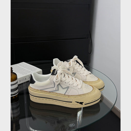 Damen modische Plattform Sneakers mit robustem Obermaterial und glänzendem Akzent R&B