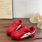 Damen Sportliche Sneaker mit weicher Veloursoberfläche und atmungsaktiver Netzstruktur
