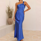 Damen Maxikleid mit asymmetrischem Träger und elegantem Satin-Finish R&B