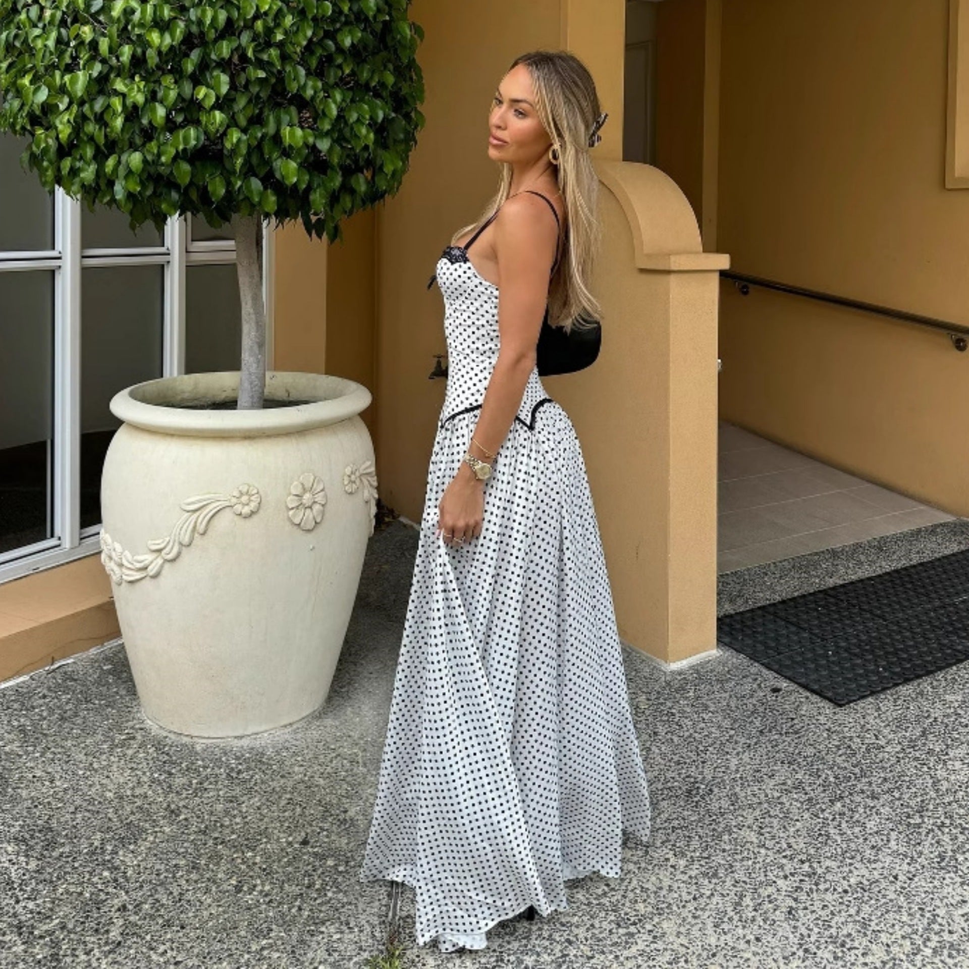 Damen Maxikleid mit gepunktetem Design und Spitzendetails R&B
