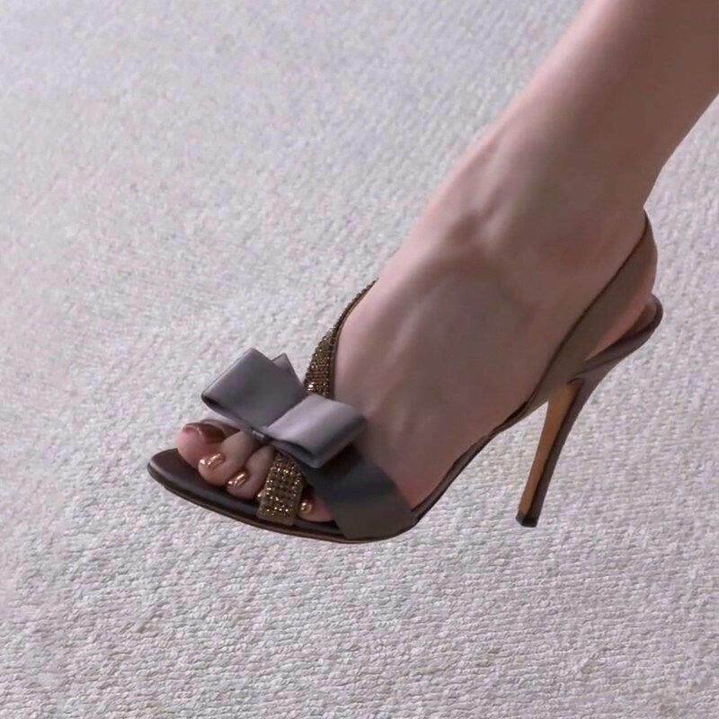 Damen Sandalen mit elegantem Riemen und dekorativen Strassdetails R&B