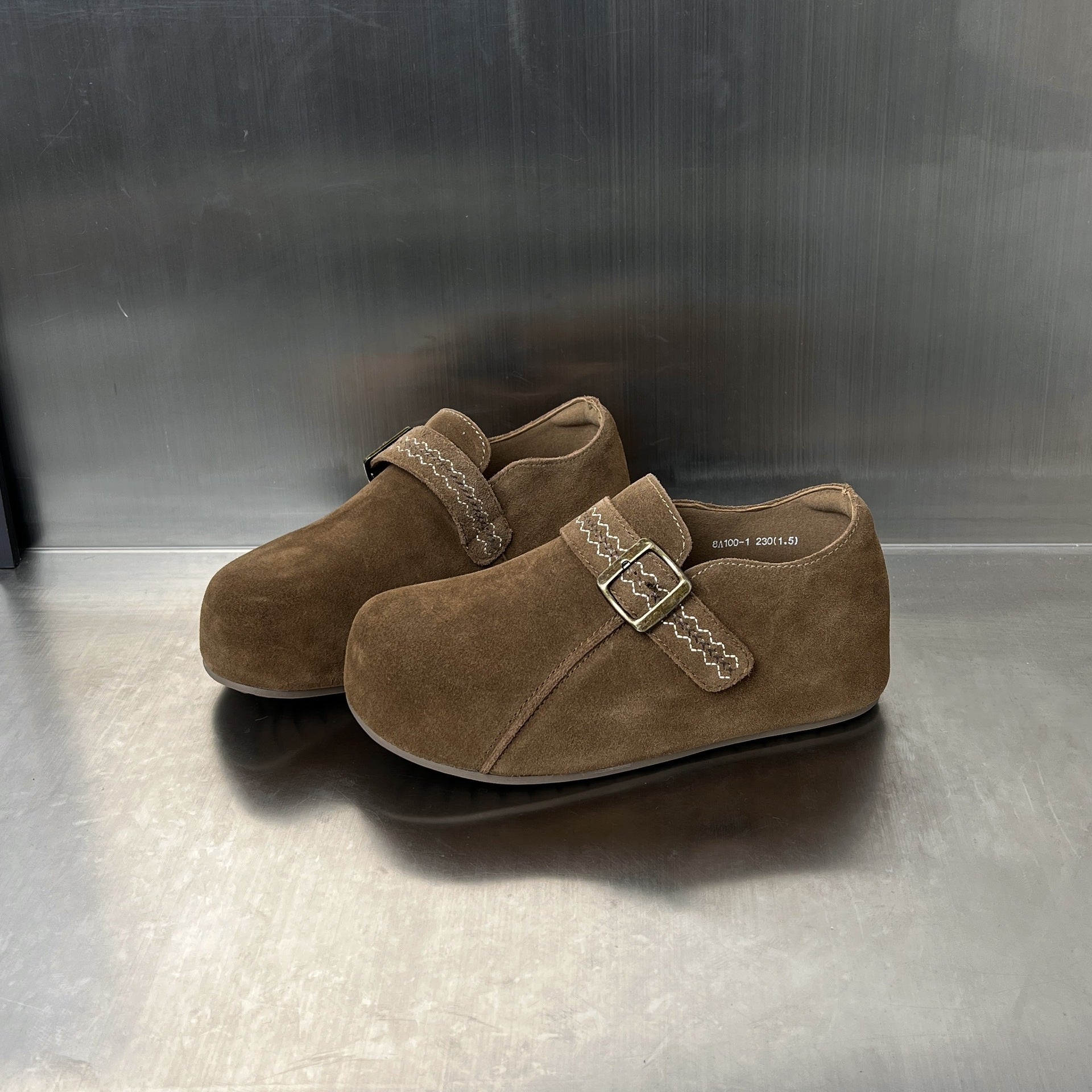 Damen Clogs aus hochwertigem Wildleder mit dekorativem Schnallenverschluss R&B