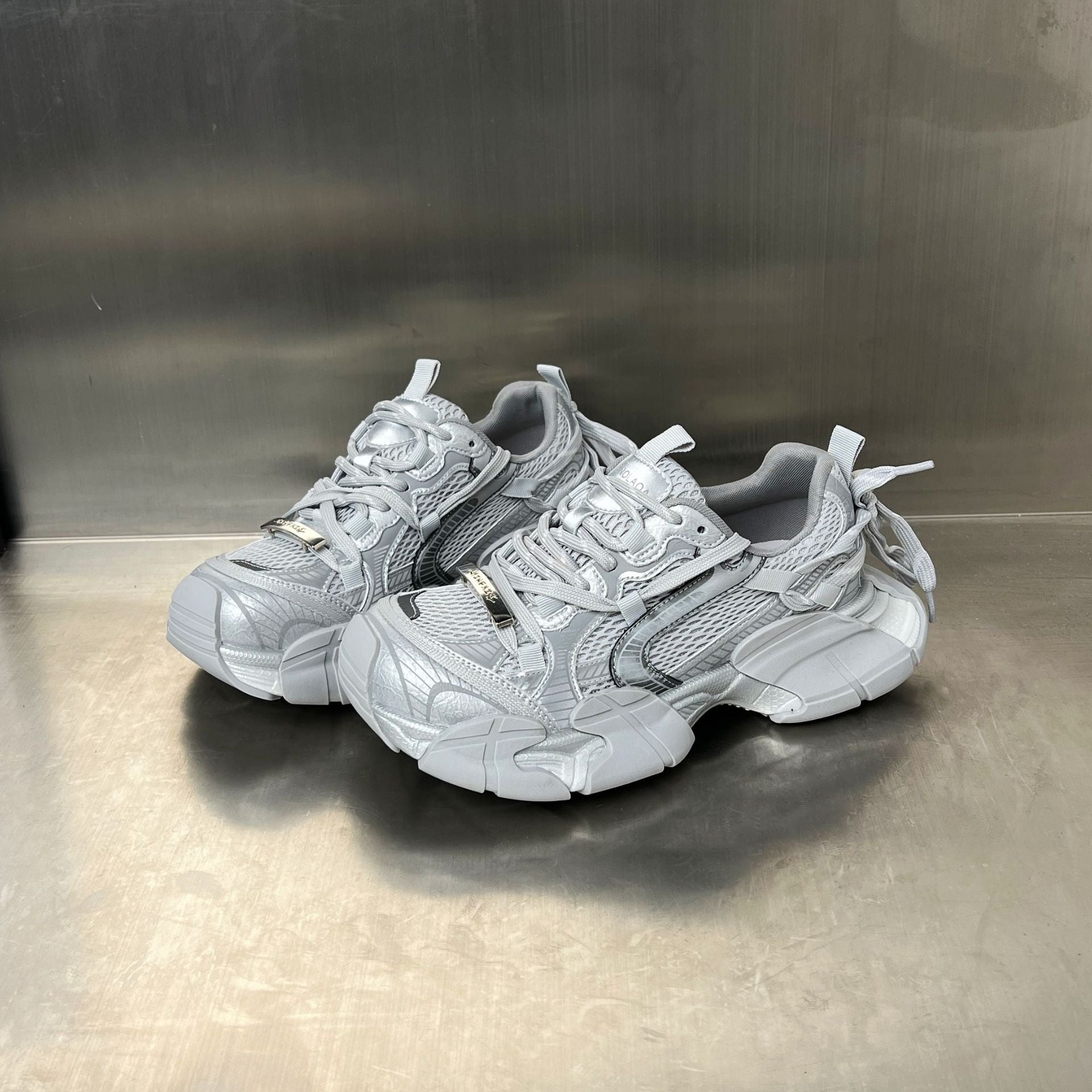 Damen Sportliche Sneakers mit atmungsaktivem Mesh-Obermaterial und dämpfendem Profil R&B