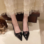 Damen Slingback-Pumps mit spitz zulaufendem Design und glänzender Oberfläche R&B
