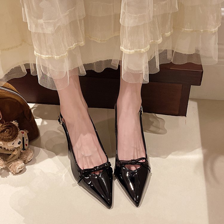 Damen Slingback-Pumps mit spitz zulaufendem Design und glänzender Oberfläche R&B