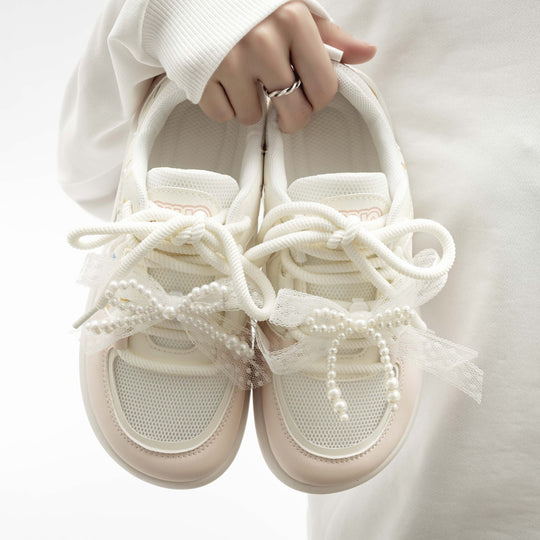 Damen Sneakers mit verspieltem Sternen-Muster und perlenverzierten Schnürsenkeln R&B