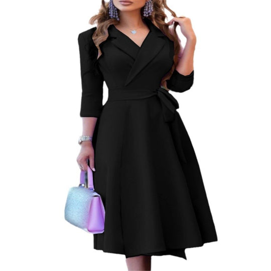Damen Wickelkleid mit floralem Design und elegantem Kragen R&B