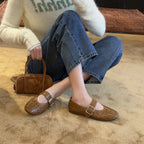 Damen Elegante und verspielte Ballerinas mit dekorativen Lochmustern und Riemchen