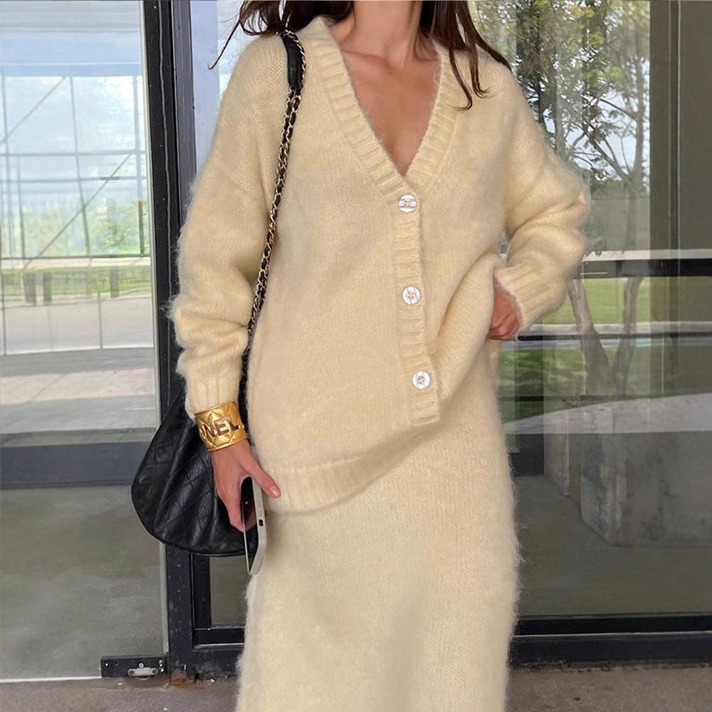 Damen Weicher Strickcardigan mit V-Ausschnitt und Knopfdetails R&B