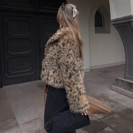 Damen Kurze Felljacke mit Leopardenmuster R&B