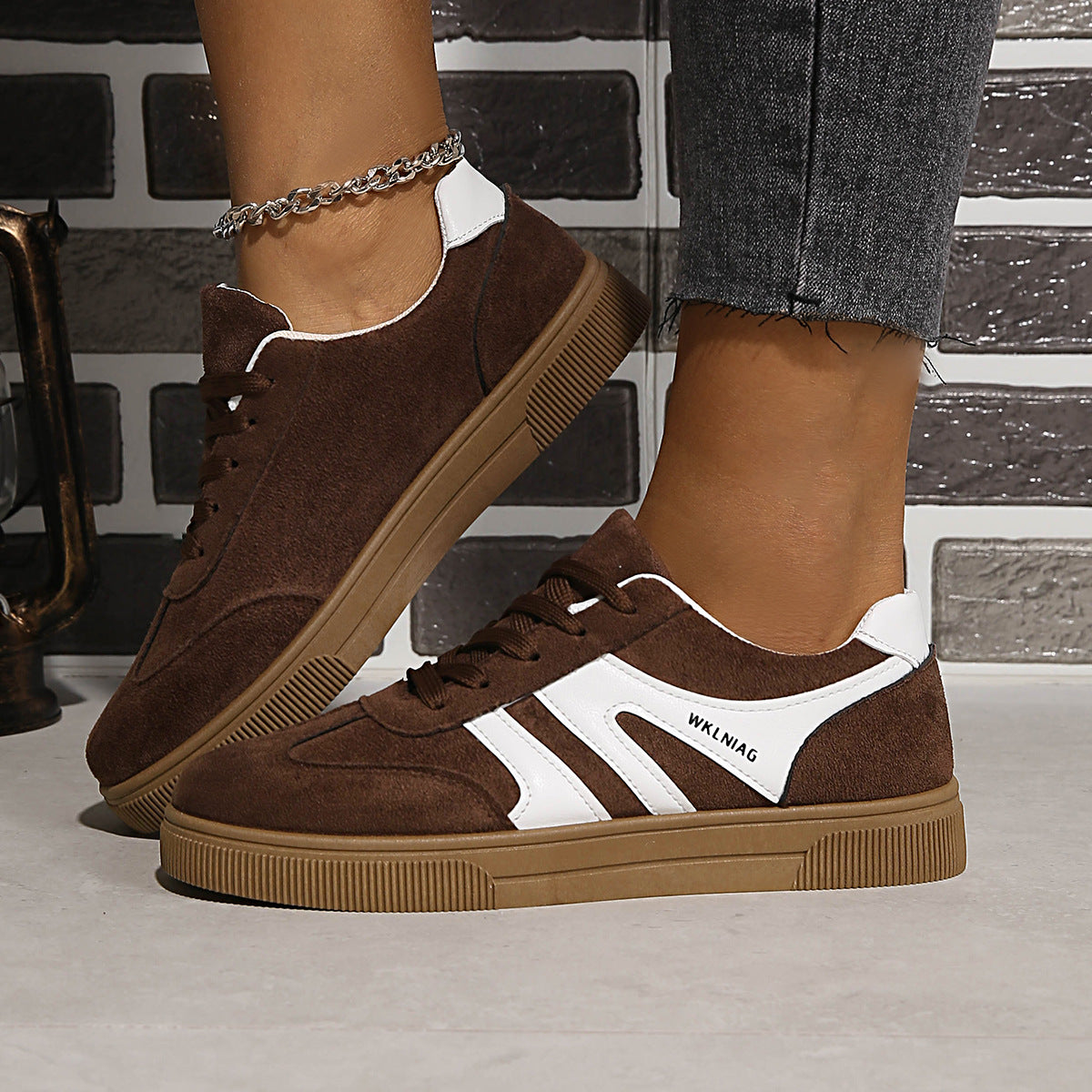 Damen Suede Sneakers im sportlich-modernen Design mit rutschfester Sohle R&B
