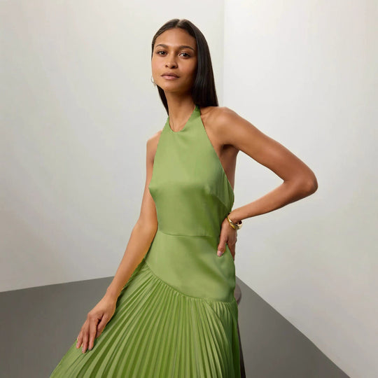 Damen Elegantes Maxi-Kleid mit fließendem Faltenrock und Halterneck-Design R&B