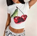 Damen Crop-T-Shirt mit fruchtigem Kirschmotiv und figurbetontem Schnitt R&B