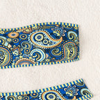 Damen Bandeau-Bikini mit buntem Paisley-Muster
