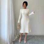 Damen strickendes Kleid mit asymmetrischem Saum und langen Ärmeln R&B