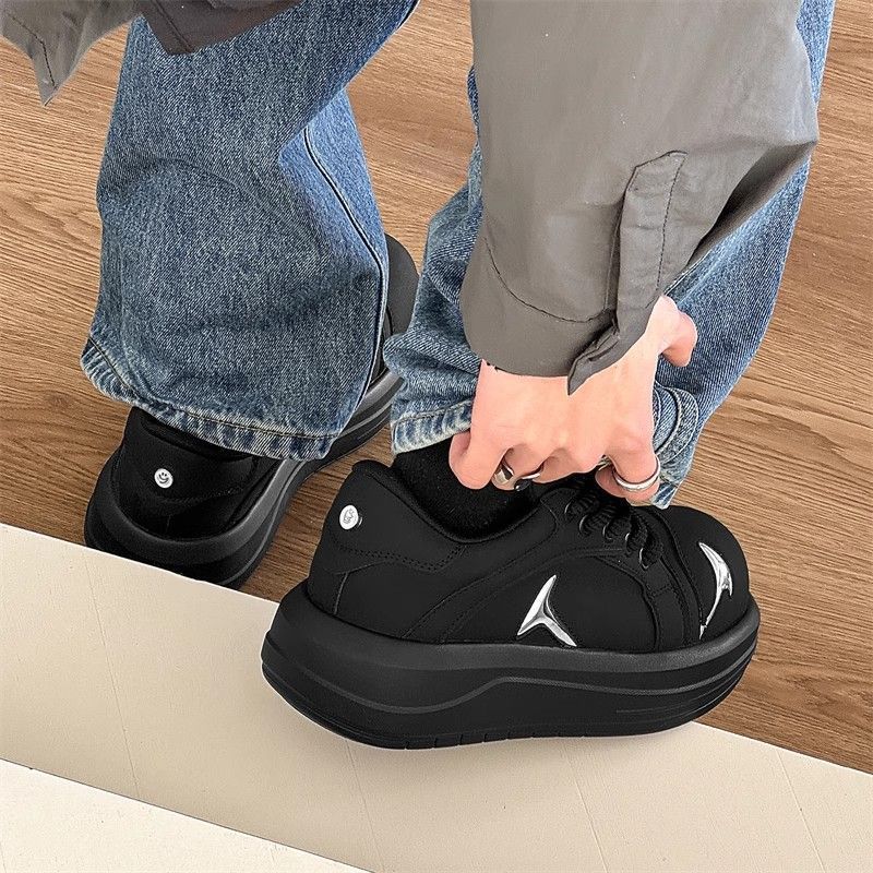 Damen sportliche Sneakers mit dämpfender Laufsohle und modernem Design