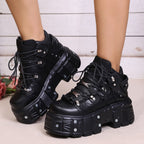 Damen Trendige und auffällige Sneakers mit modischen Details R&B