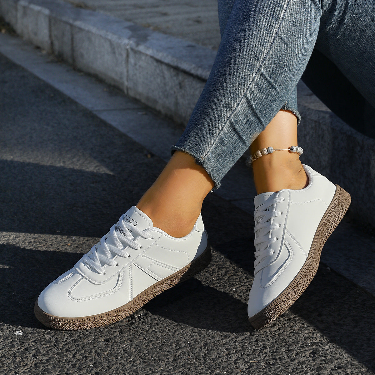 Damen Sneakers im sportlichen Retro-Stil mit rutschfester Sohle R&B