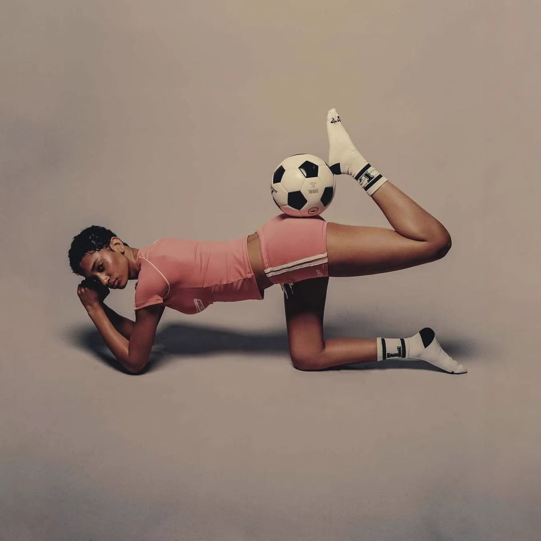 Damen Sport-Set mit figurbetonter Shorts und kurzärmeliger Oberteil R&B