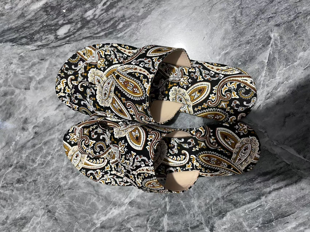 Damen stilvolle Pantoletten mit elegantem Paisley-Muster R&B