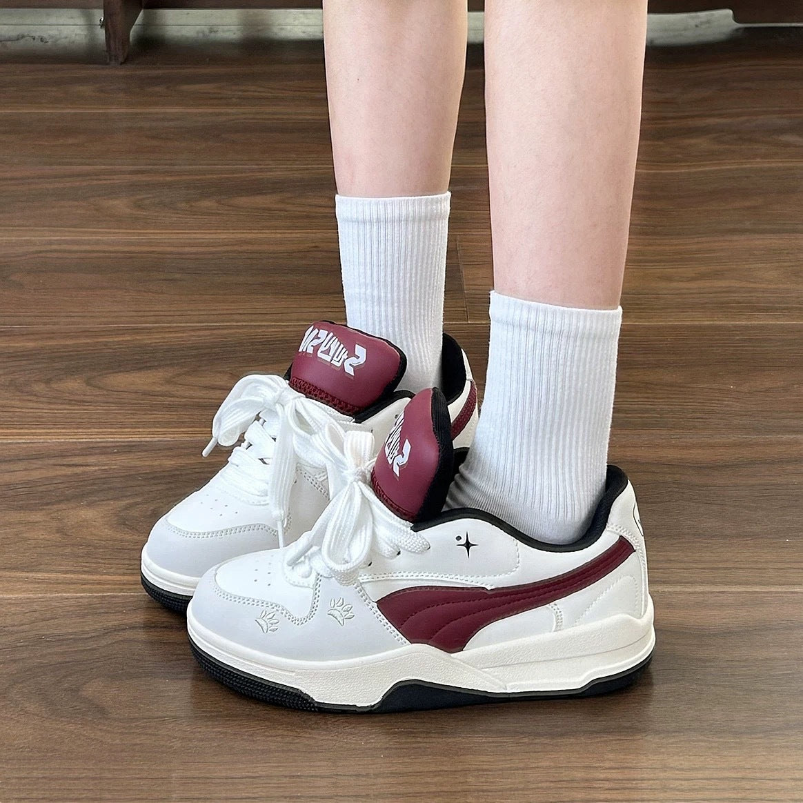 Damen Sportliche Sneaker mit hochwertigem Obermaterial und gepolsterter Innensohle R&B