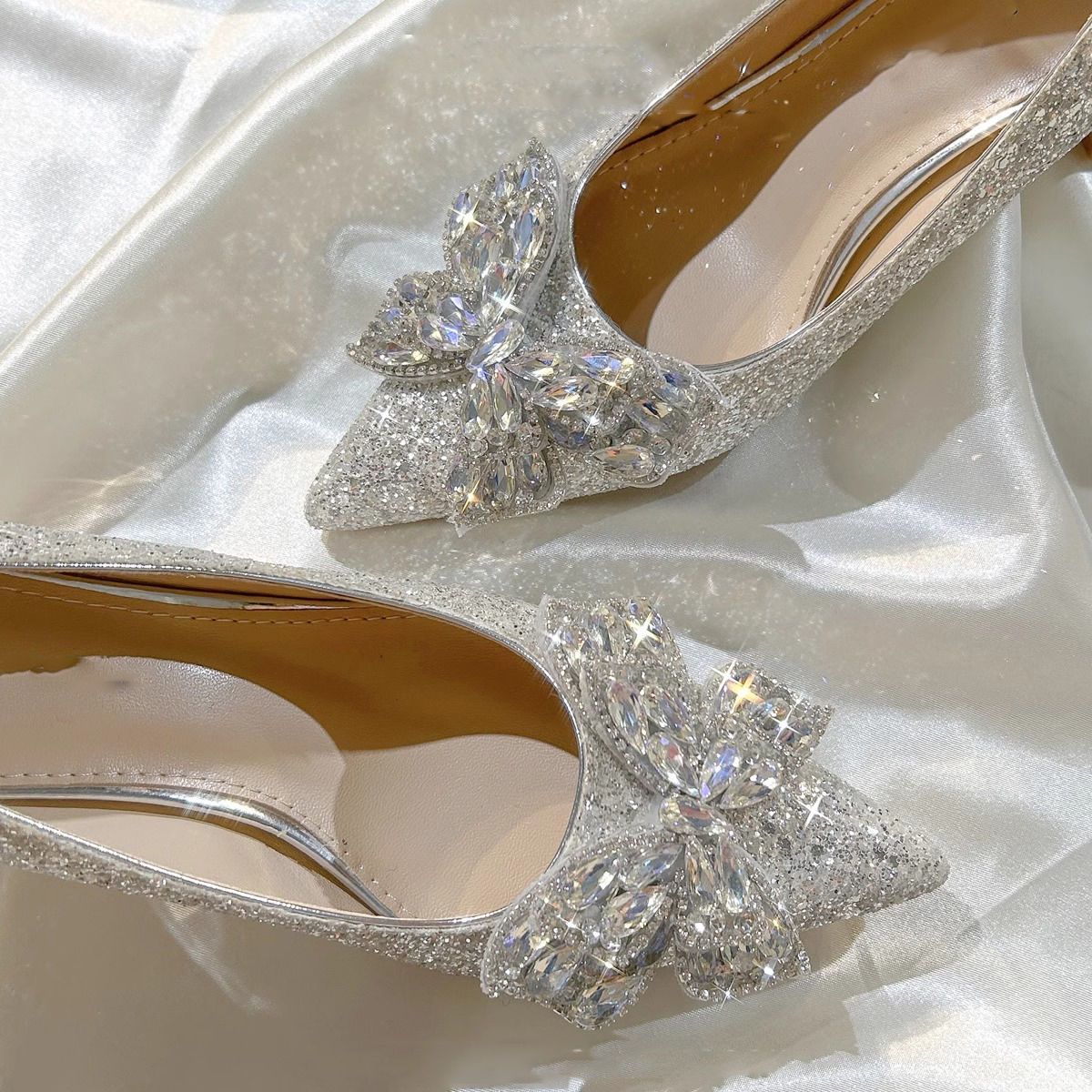 Damen spitze High Heels mit funkelndem Strass und großem Schleifenakzent R&B