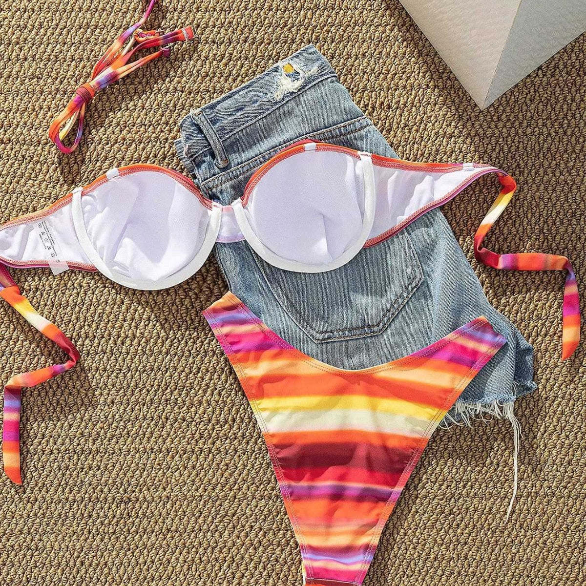 Damen Bikini mit trendigem Bustier-Design und Hoher Raffung