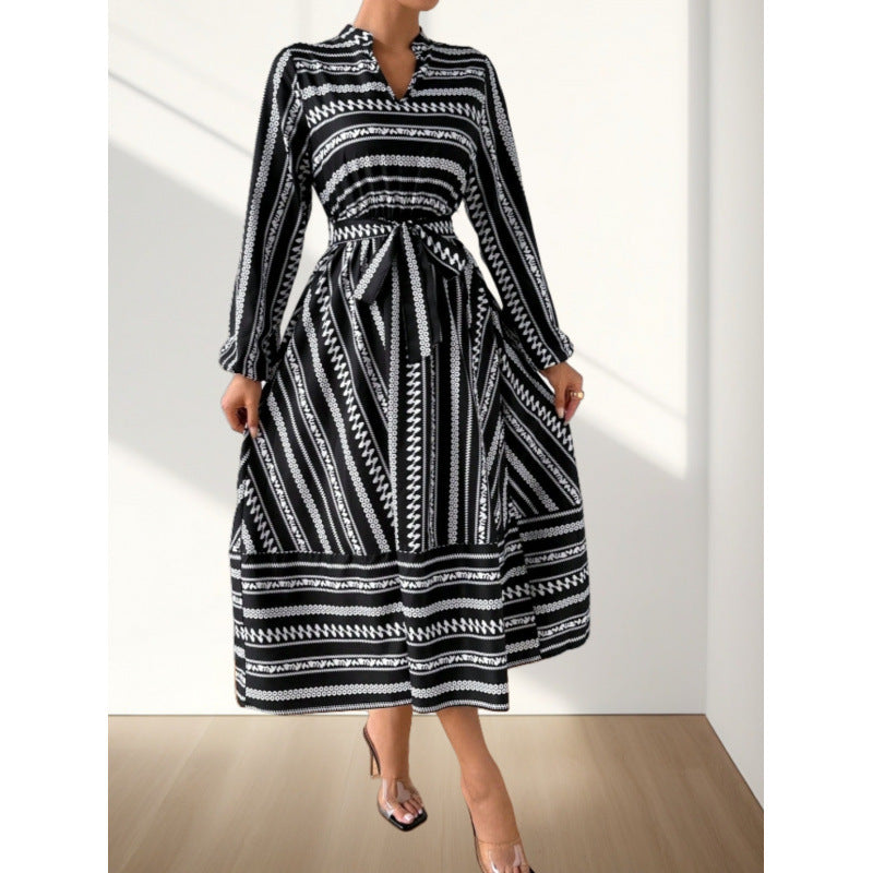 Damen Maxikleid mit modernem geometrischem Muster und schönem Taillengürtel R&B