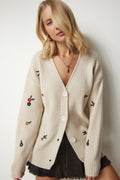 Damen Strickjacke mit floralem Stickdesign und komfortablem Schnitt R&B