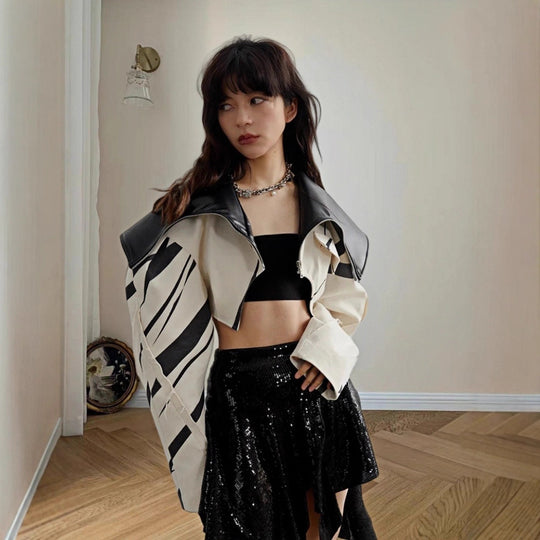 Damen Modische Cropped Jacke mit geometrischem Design und Kunstlederdetails R&B