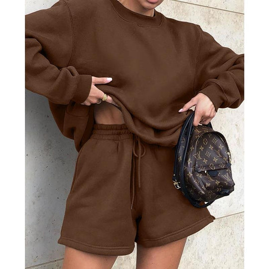 Damen Sportlicher Layering-Look mit Oversized-Sweatshirt und Shorts R&B