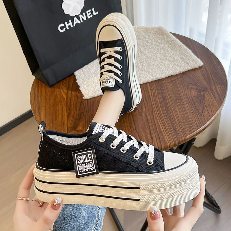 Damen Plateau-Sneaker mit charakteristischem Kontrastdesign und großem Sohlenprofil