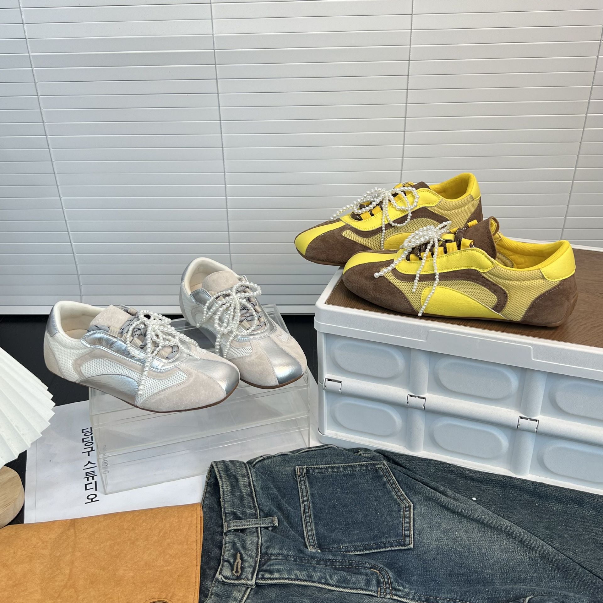 Damen modische Sneakers mit innovativem Perlen-Detail und atmungsaktivem Mesh-R&B