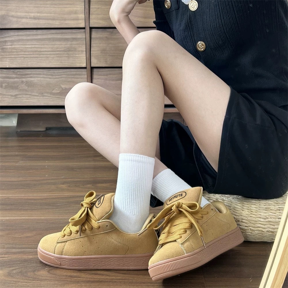 Damen Sneaker aus hochwertigem Wildleder mit weicher Dämpfung
